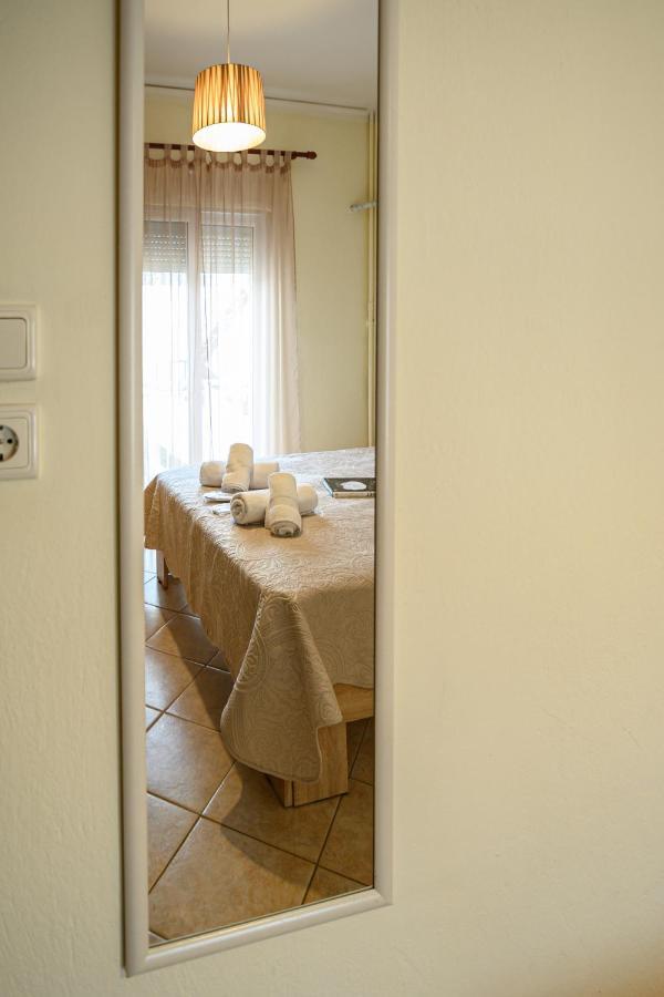 Yellow Fresh Apartment-City Center Alexandroupoli Exterior photo